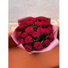 Розы красные в вазе. Букет красных роз в вазе 25 шт. 40 см 